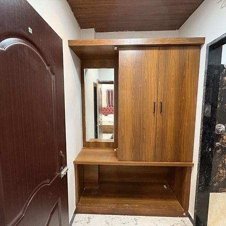 Shree Trilokeshwar Guest House Ujjain Exteriör bild